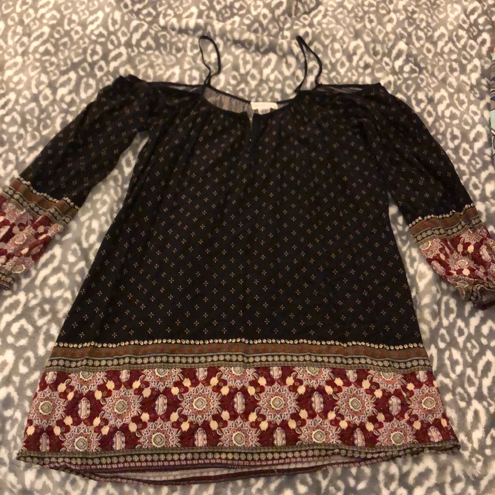 Cold shoulder long blouse